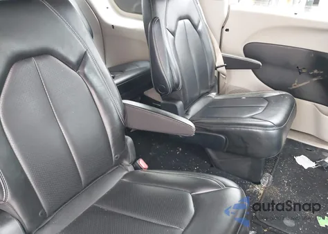 2020 Chrysler Voyager Lxi из США, поврежденный, VIN 2C4RC1DG2LR145059
